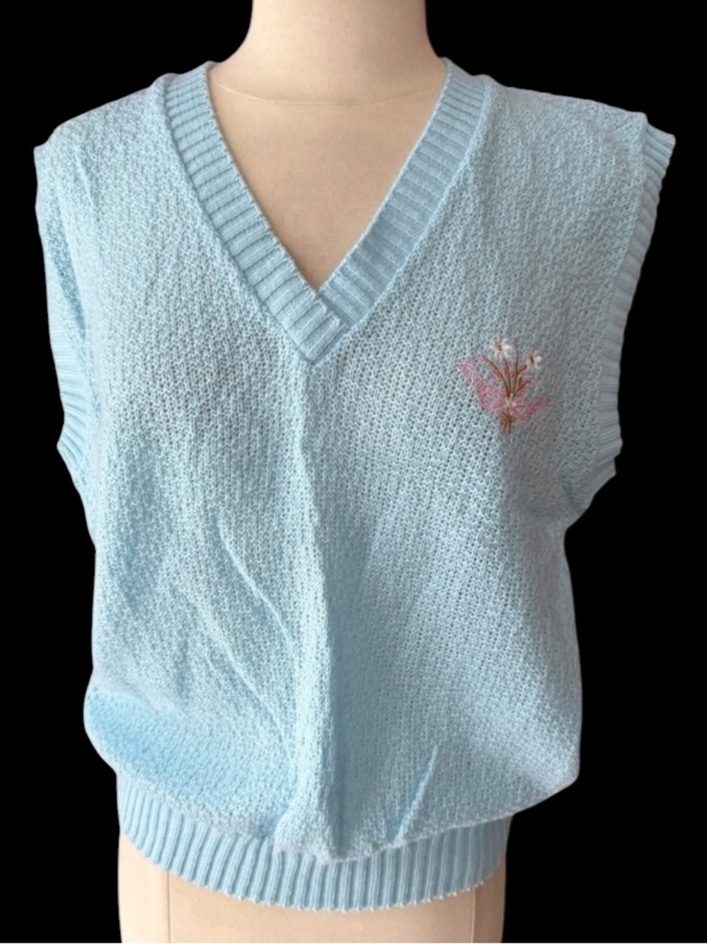 1970s/80s beaucoup, Made in USA, Embroidered V-Neck Acrylic‎ Knit Vest